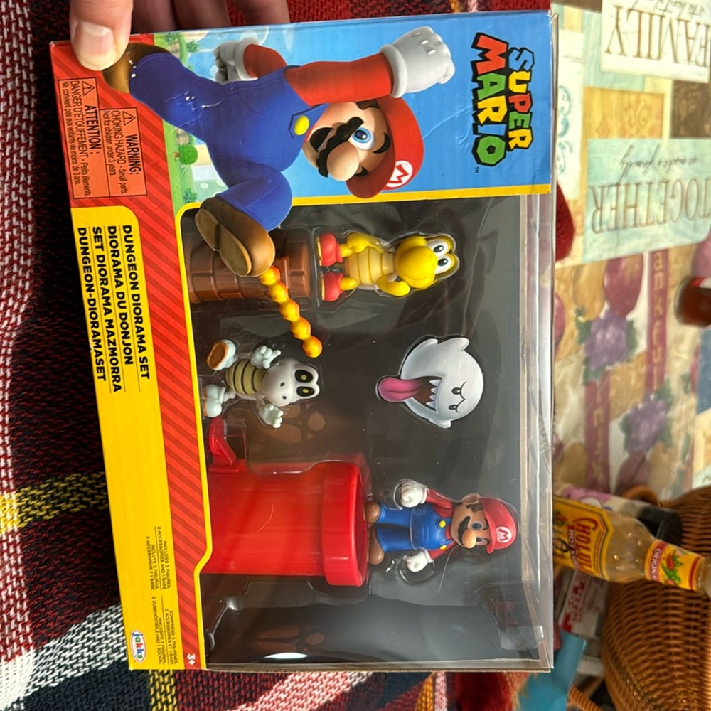 Brand new super Mario dungeon, diorama set